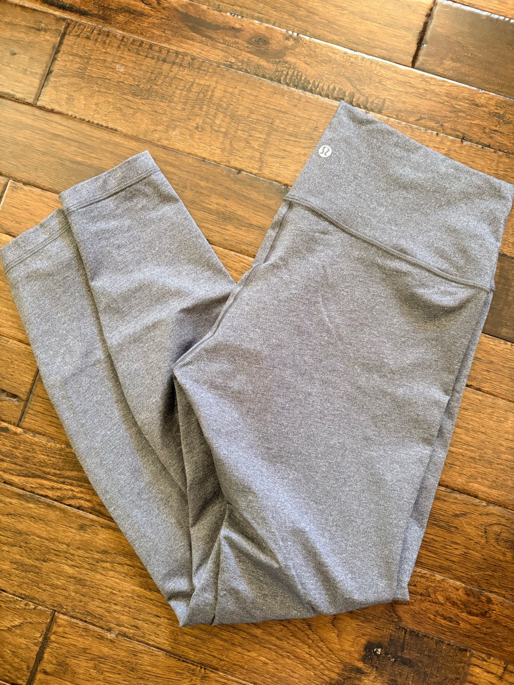 EUC Lululemon grey leggings